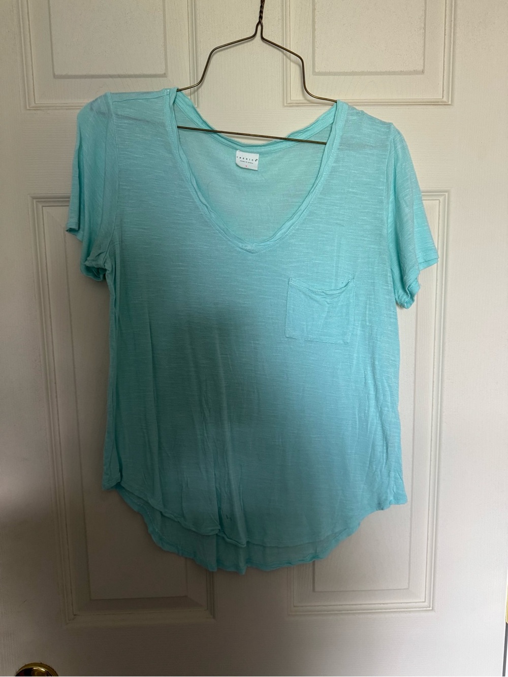 Tresics Light Teal V-Neck Pocket Tee